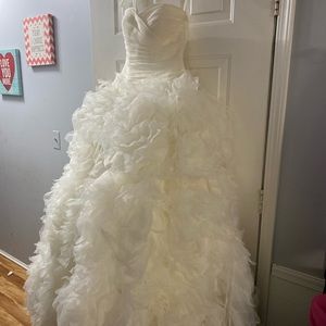 Beautiful Kleinfeld wedding dress.